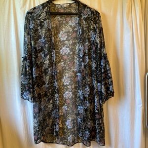 American Eagle floral kimono